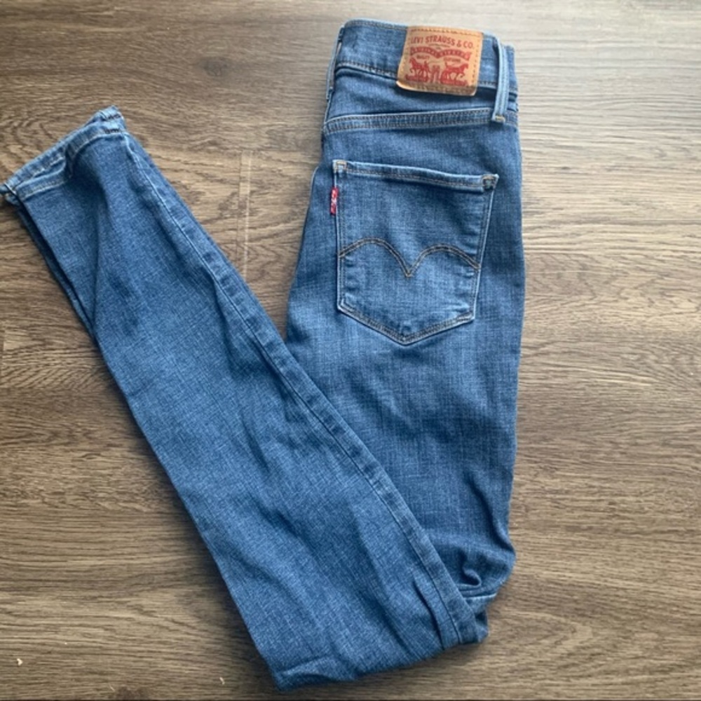 Levi’s 311 shaping skinny jeans